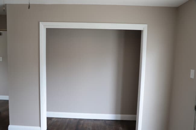 Building Photo - 1661 W Highview Dr