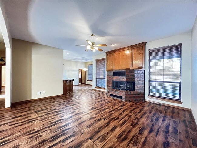 Building Photo - 113 S Mustang Rd