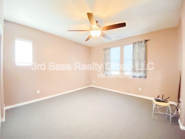 Building Photo - 21088 W Maiden Ln