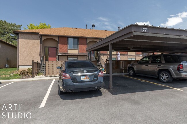Building Photo - Fully Renovated 4-Bedroom Townhome in Prim...