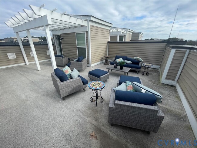 Building Photo - 2630 Lassen Pl