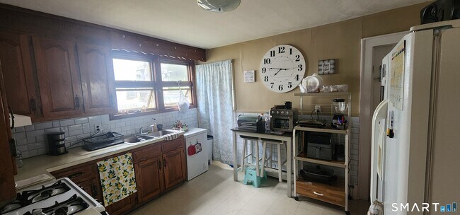 Building Photo - 51-53-53 Bodwell St