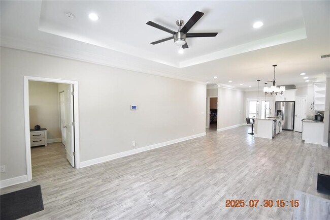 Building Photo - 4101 E Comanche Ave