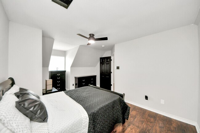 Building Photo - 1603 Dove Run