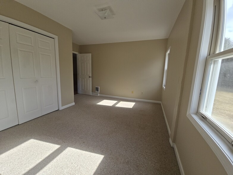 Building Photo - 52 Shelterwood Rd