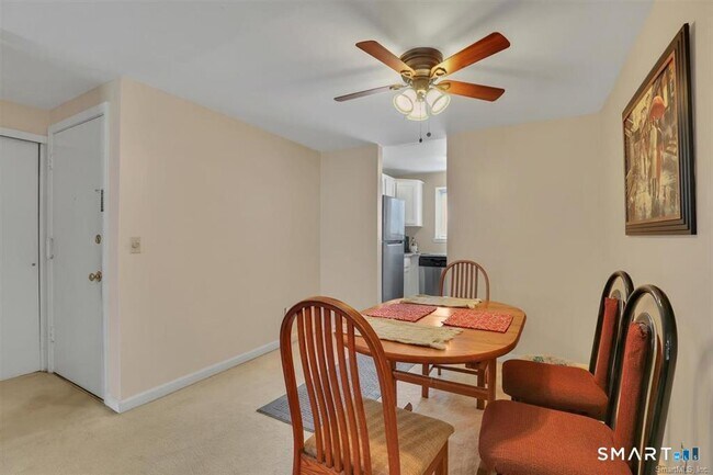 Building Photo - 43 Carillon Dr