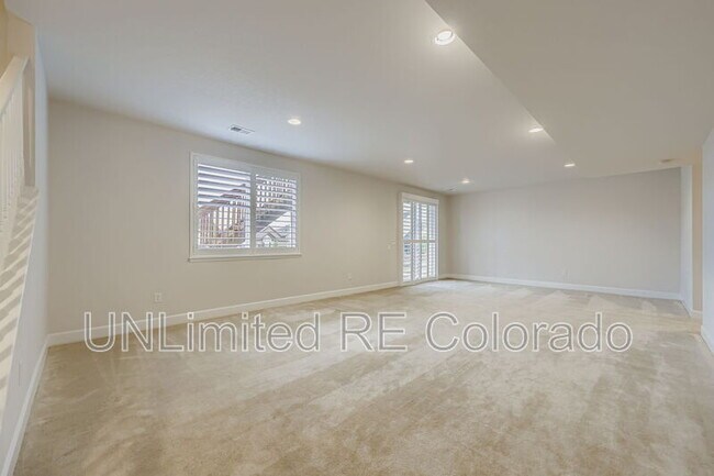 Building Photo - 6782 Petunia Pl