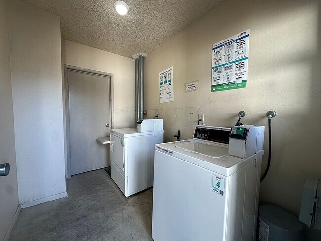 Building Photo - 23 Thornton Ave