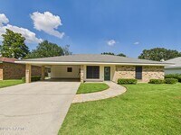 Building Photo - 302 Lark Dr
