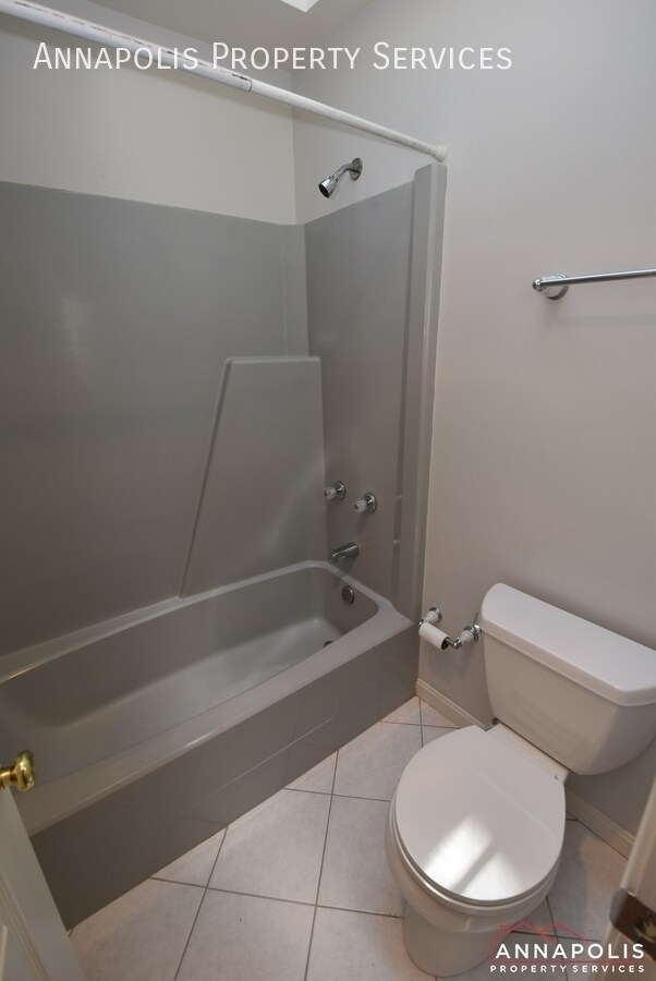 Building Photo - 1069 Carriage Hill Pkwy