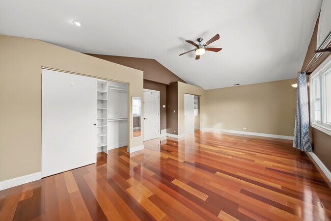 Building Photo - 7432 W Ainslie St