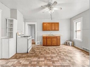 Building Photo - 3635 E 49th St