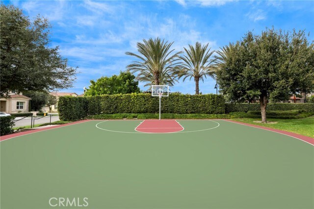 Building Photo - 18 Prominence