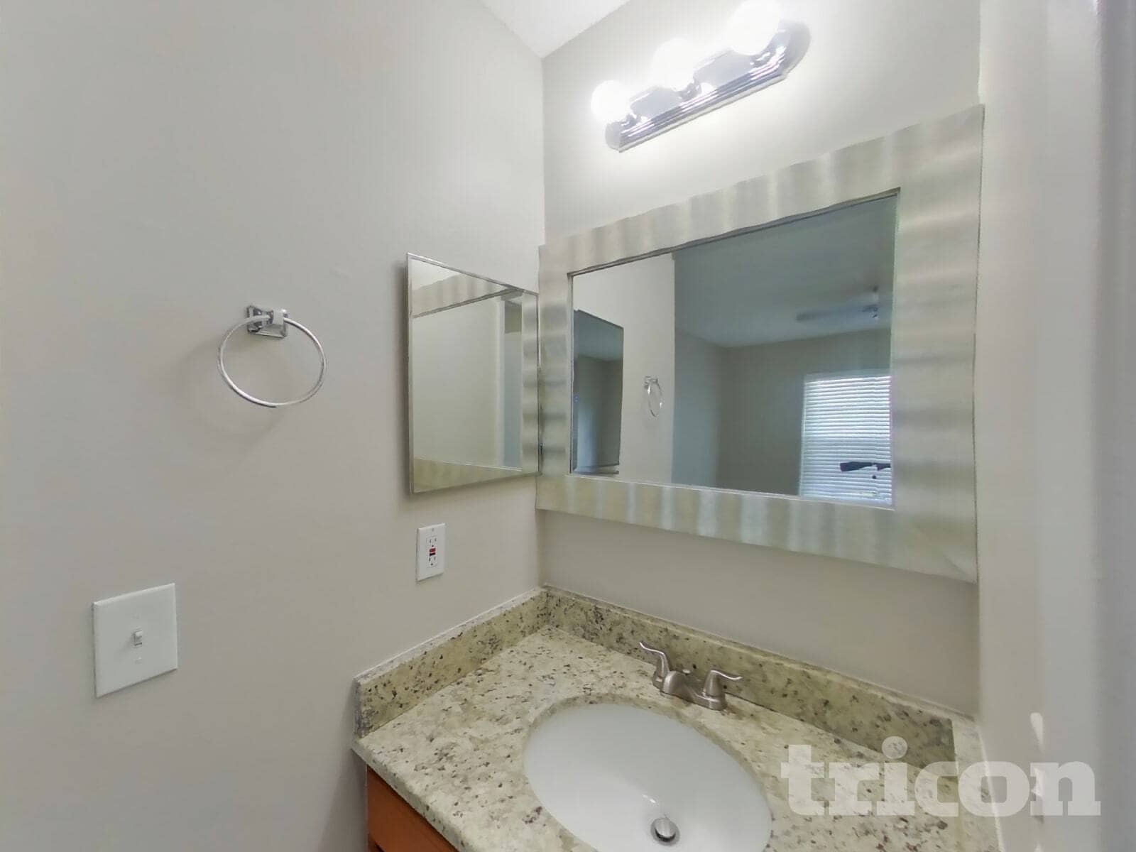 Building Photo - 320 Laxton Ln