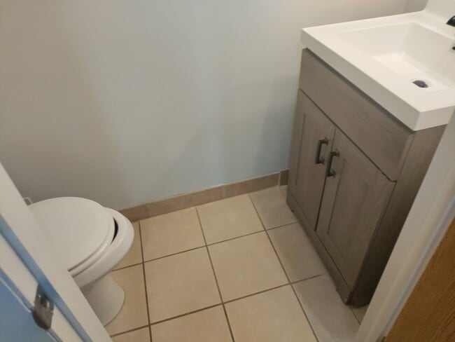 Building Photo - 20 Cour Masson