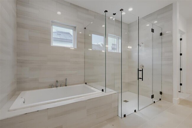 Building Photo - 7 Denbury Glen