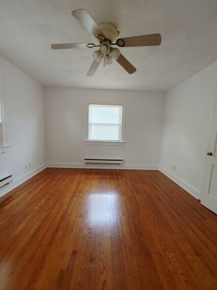 Building Photo - 3837 Beach Ave