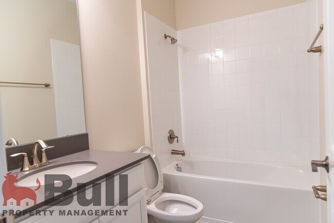 Building Photo - 11931 Hometown Pl