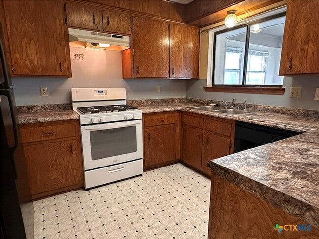 Building Photo - 1810 Gautier Ave