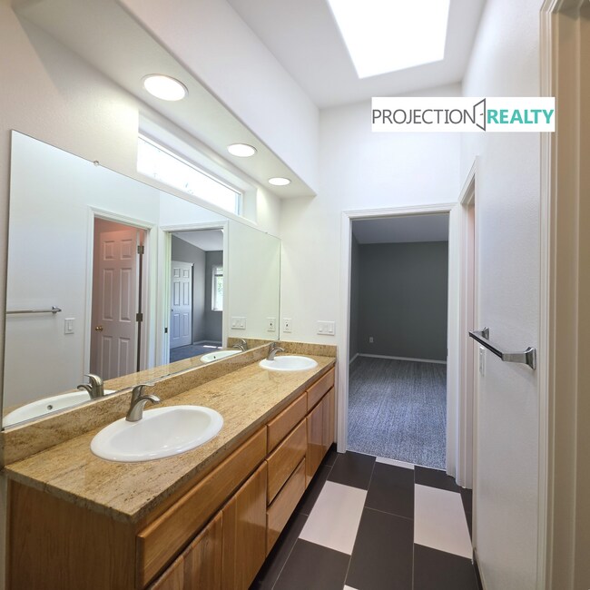 Building Photo - 15239 NW Moresby Ct