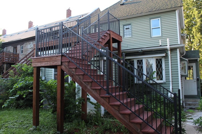 Building Photo - 396 Van Buren Ave