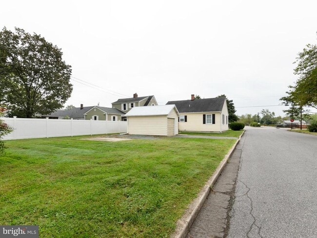 Building Photo - 701 Goldsborough St