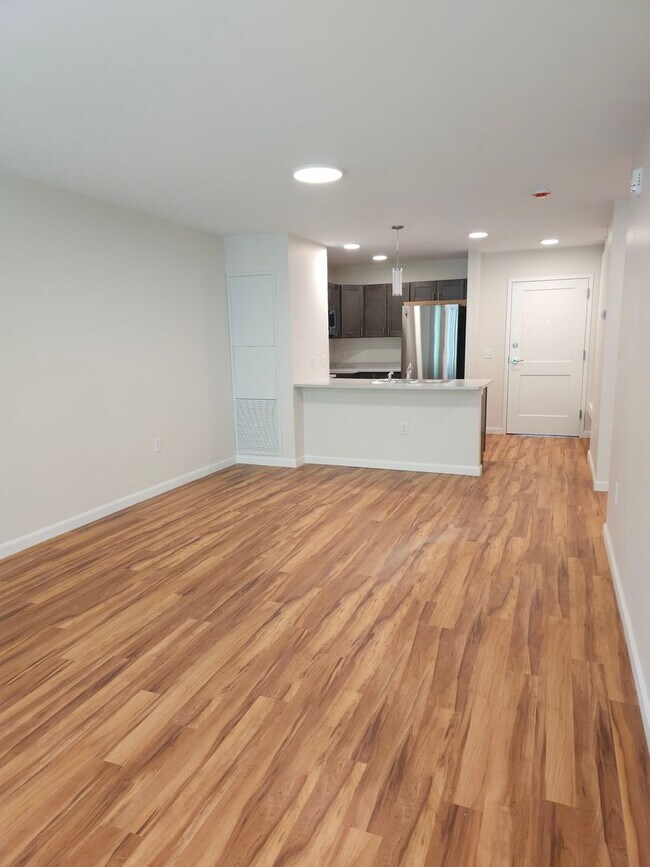 Building Photo - Village at Autumn Pond II: One Bedroom wit...