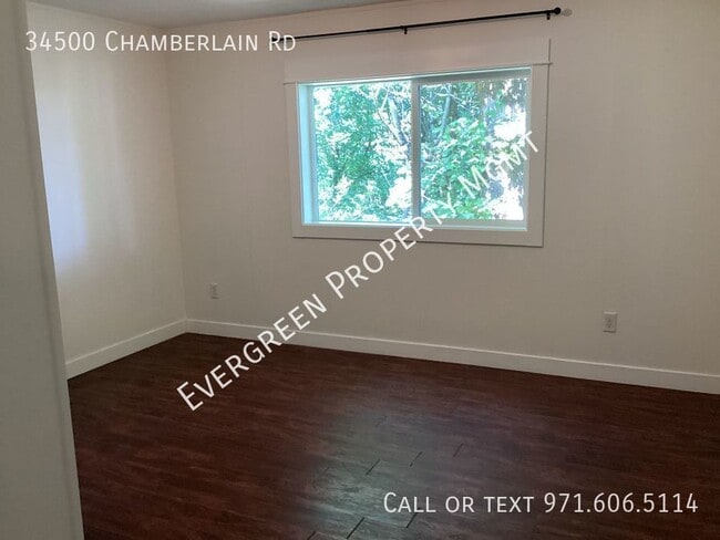 Building Photo - Private oasis with beautiful Columbia Rive...