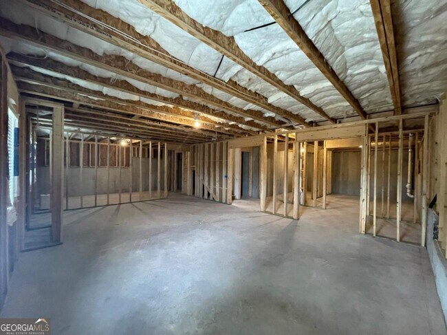 Building Photo - 7214 Whitewater Dr