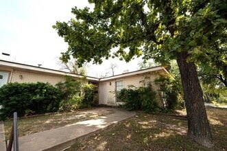 Building Photo - 7303 Grand Canyon Dr