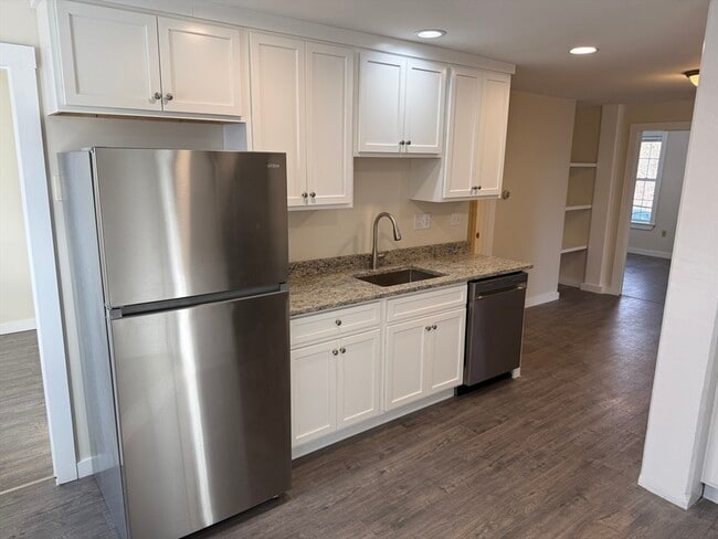 Building Photo - 79 Hawley St