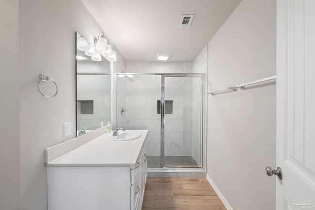 Building Photo - 4624 Santa Rosa Dr