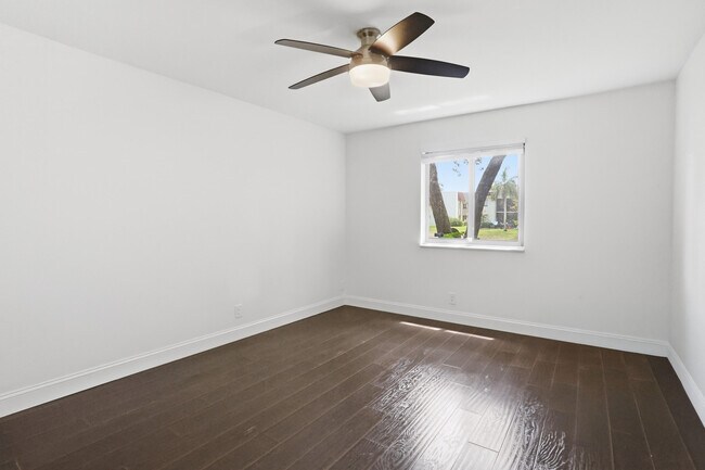 Building Photo - 110 NW 70th St
