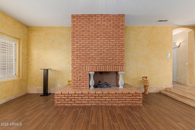 Building Photo - 601 W San Marcos Dr