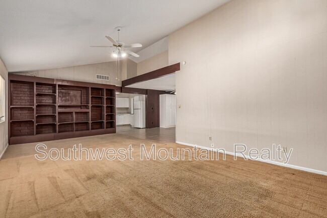 Building Photo - 10546 E Boise St