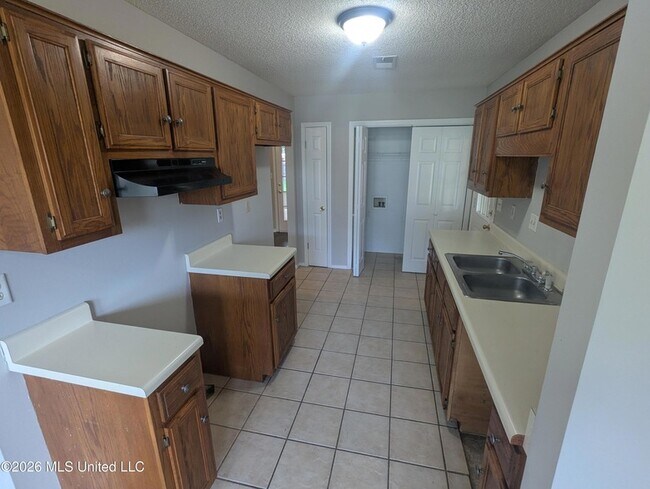 Building Photo - 2922 Waverly Dr