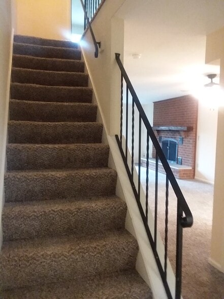 Entry - 9507 Centerbrook Ct