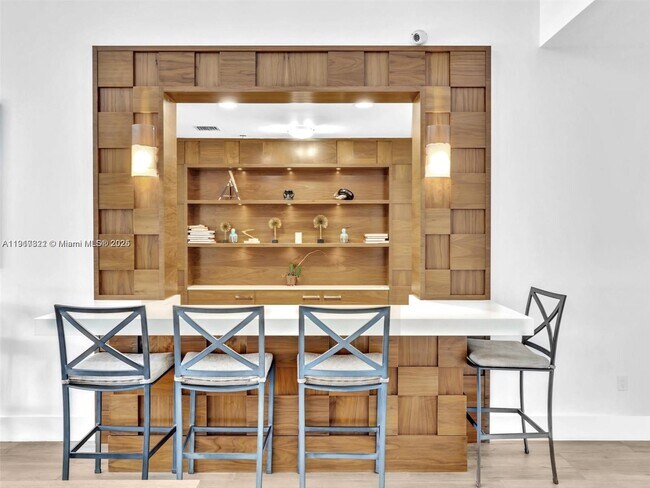 Building Photo - 3255 NE 184th St