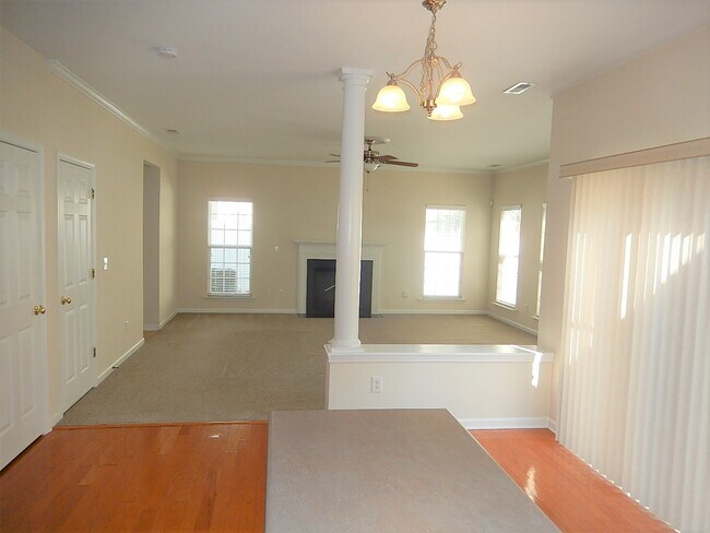 Building Photo - 10651 Edmundson Ave