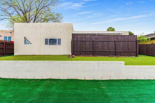 Building Photo - 1221 Paisano St NE