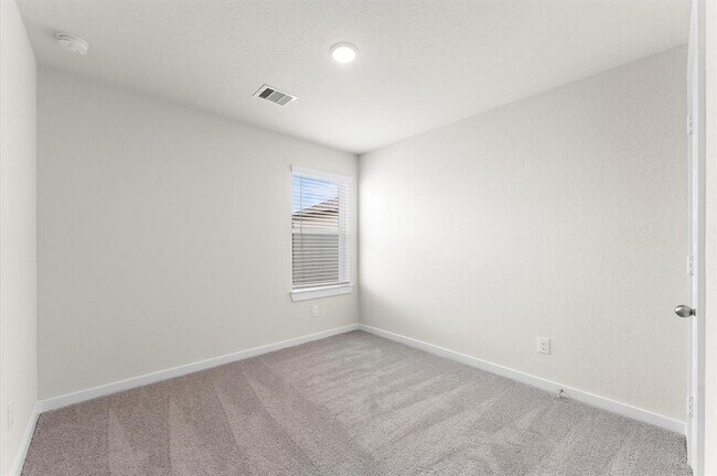 Building Photo - 8627 Blueberry Ash St