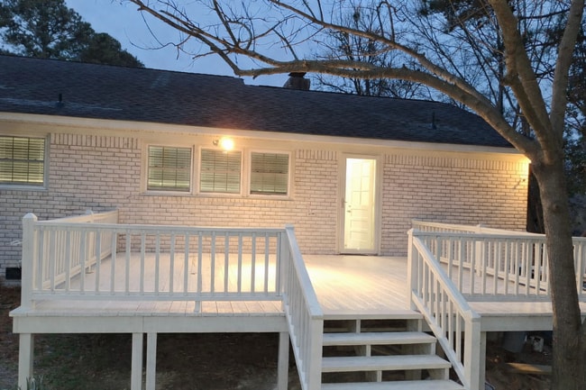 Building Photo - 103 Murchison Dr