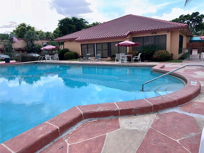 Building Photo - 7208 Fairway Dr