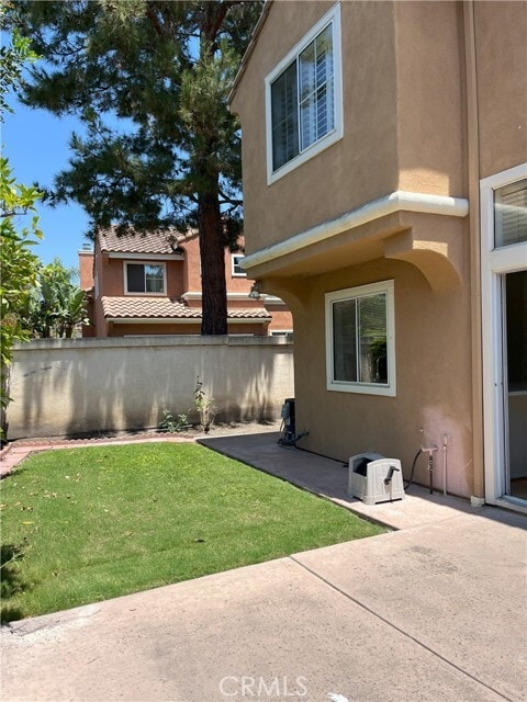 Building Photo - 5 Parthenia