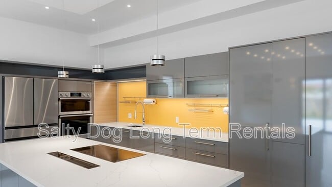 Building Photo - 3001 John Anderson Dr