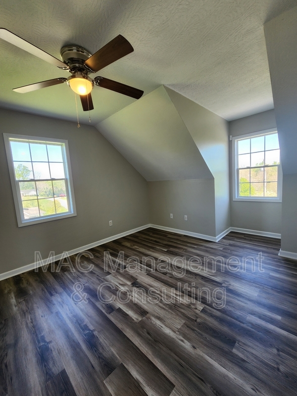 Building Photo - 1748 Bouton Dr
