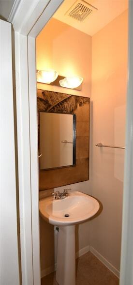 Building Photo - 19439 Suffolk Hollow Ln