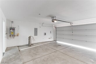 Building Photo - 254 Tower St