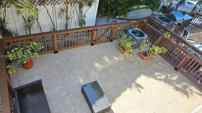 Building Photo - 16446 NE 27th Pl