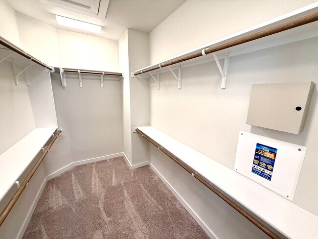 Building Photo - **MOVE IN SPECIAL** 2-Story 3 Bedroom / 2....